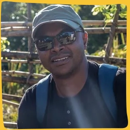 Lauréat MANDRESILAHATRA