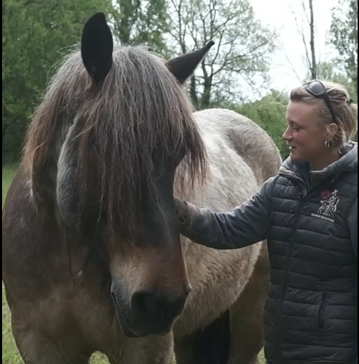 Photo de Louisa et de son cheval