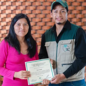 Apicultrice accompagnée